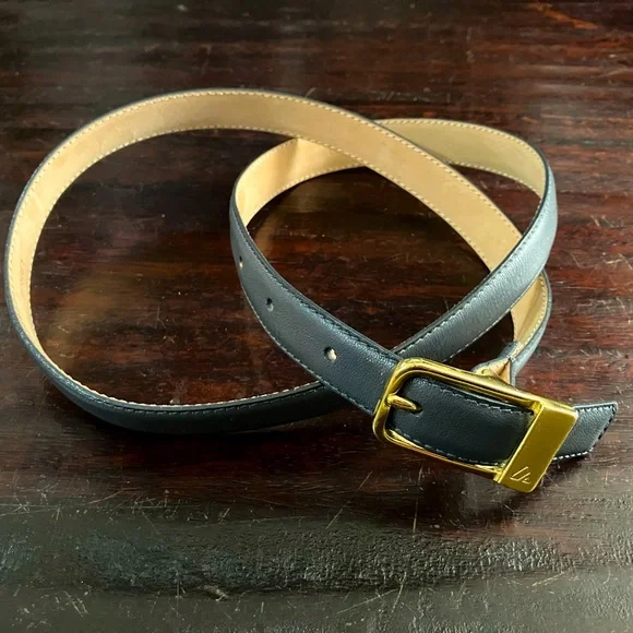 Liz Claiborne gray smooth leather belt with gold tone logo buckle - Picture 1 of 7